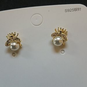 Pierced Earrings Post Bees Fly